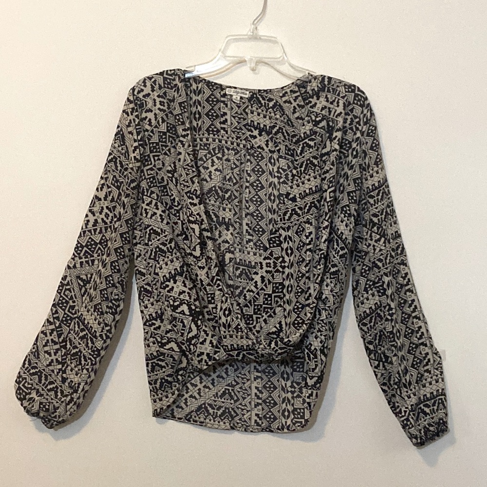 Black and white long sleeve shirt.